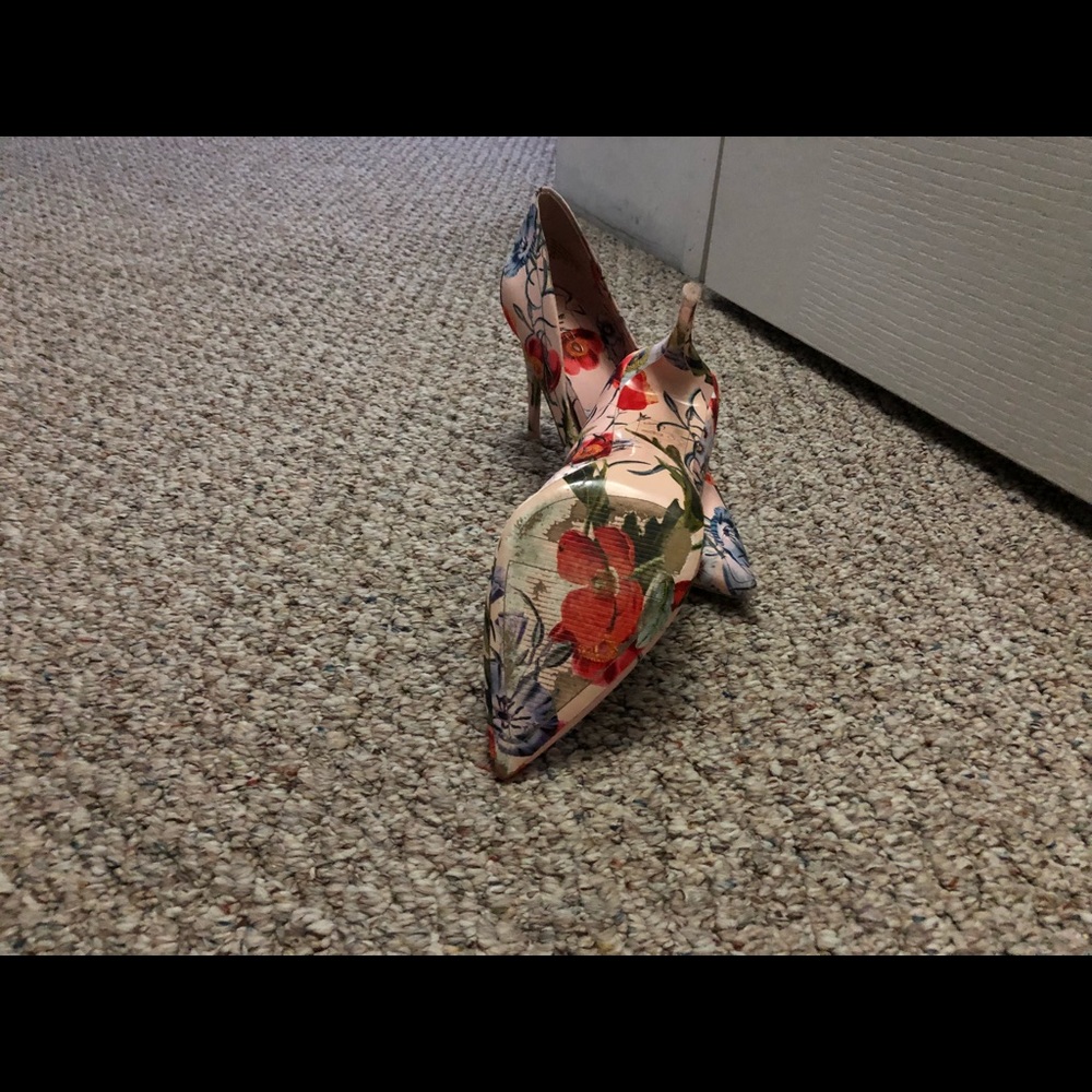 Heels - Picture 2 of 2